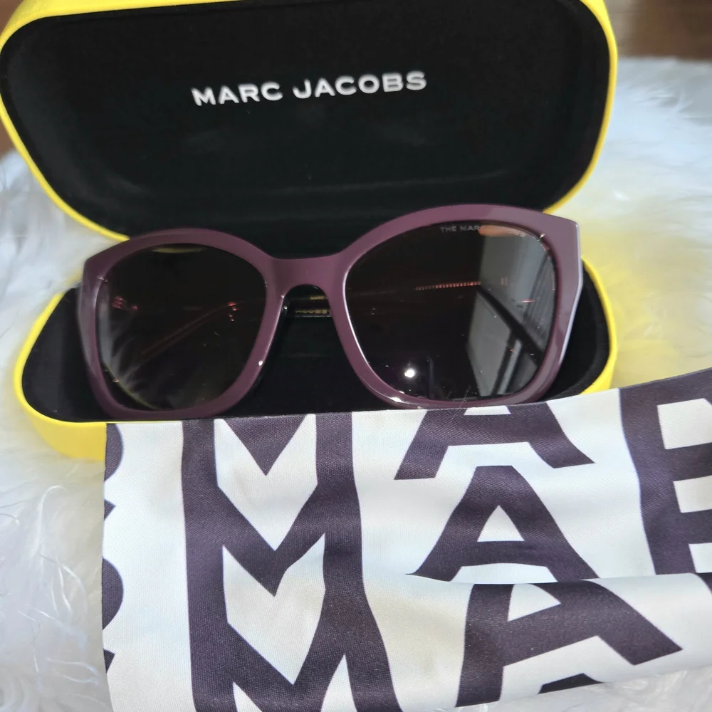 Marc Jacobs Women's 626/s LHF3x 56 MM Burgundy Sunglasses Authentic Luxury